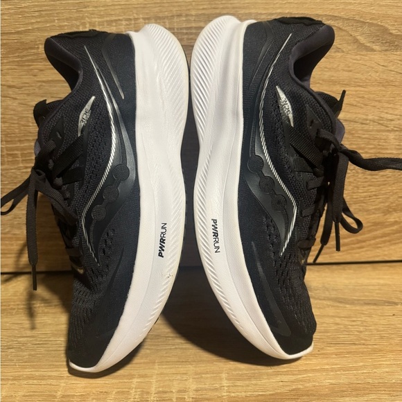 Saucony Ride 15 Fifteen women’s size 8.5 black white running sneakers gym shoes - Picture 3 of 10